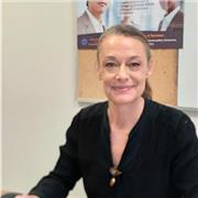 Enseignante spécialisée dans l'apprentissage, la compréhension, la communication orale et la méthodologie